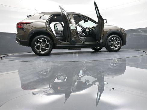 Used 2024 Chevrolet Trax LT w/ Driver Confidence Package image 46