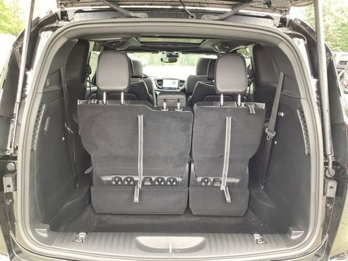New 2026 Chrysler Pacifica Limited w/ S Appearance Package image 15