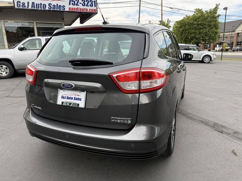 Used 2017 Ford C-MAX Titanium w/ Equipment Group 301A FWD image 9