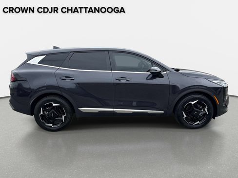 Used 2026 Kia Sportage EX FWD image 4