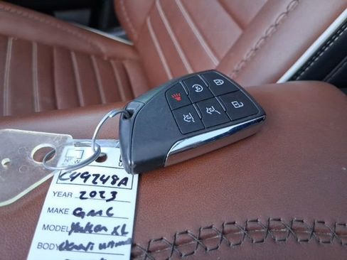 Used 2023 GMC Yukon XL Denali Ultimate image 30