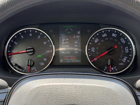 Used 2019 Toyota RAV4 LE FWD image 29