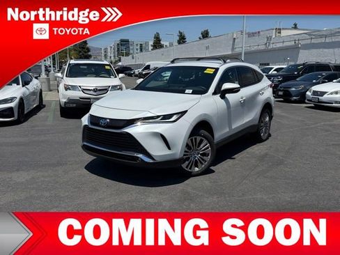 Used 2023 Toyota Venza XLE AWD/4WD image 1