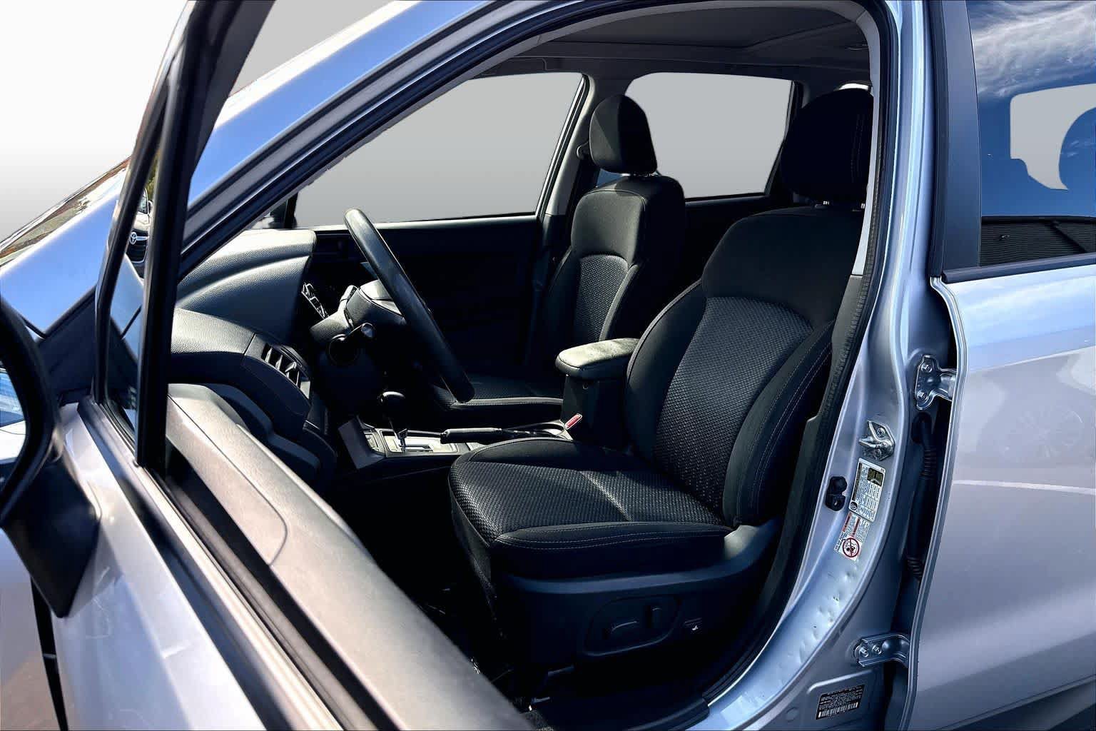 Used 2014 Subaru Forester 2.5i Premium AWD/4WD image 8