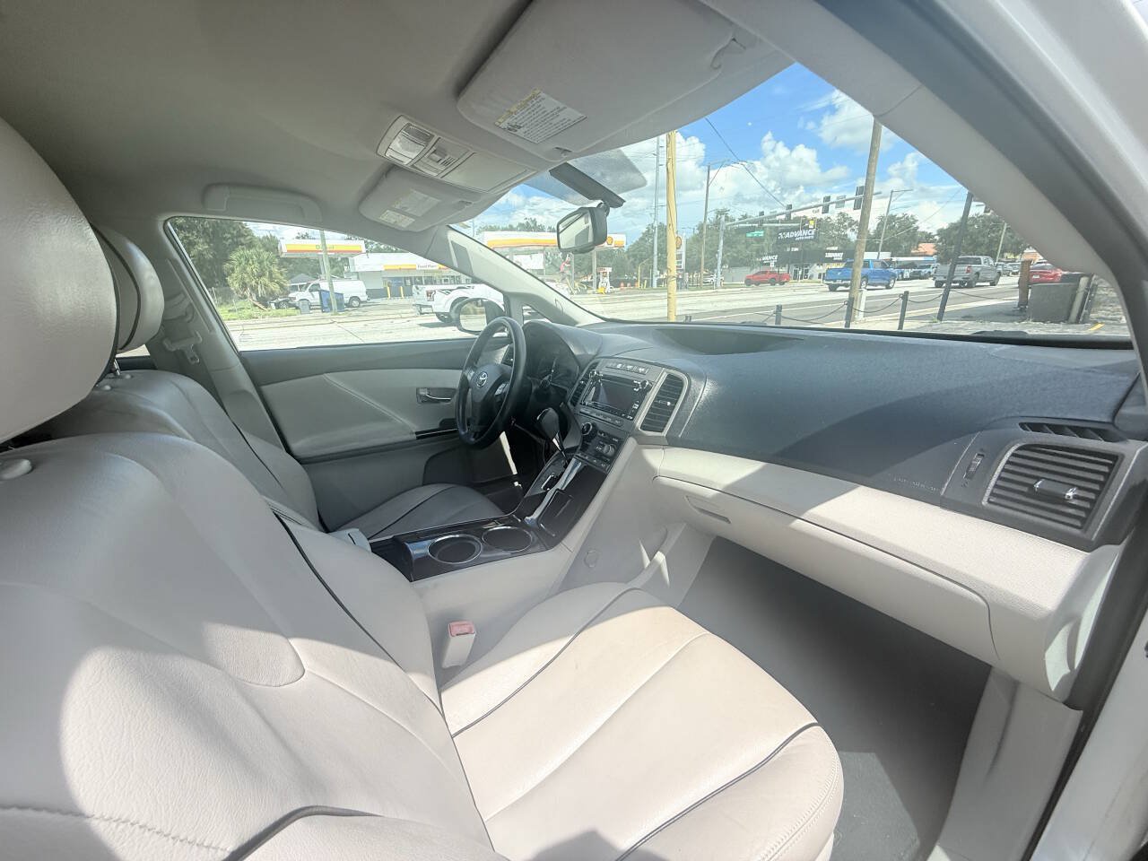 Used 2010 Toyota Venza FWD image 15