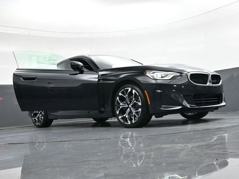 Used 2025 BMW 230i xDrive Coupe w/ Premium Package image 36