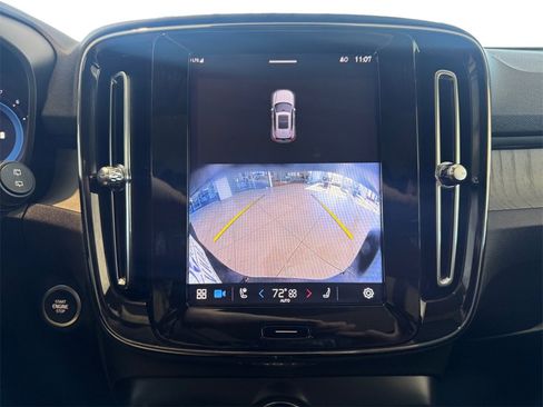 Certified 2025 Volvo XC40 B5 Core image 18