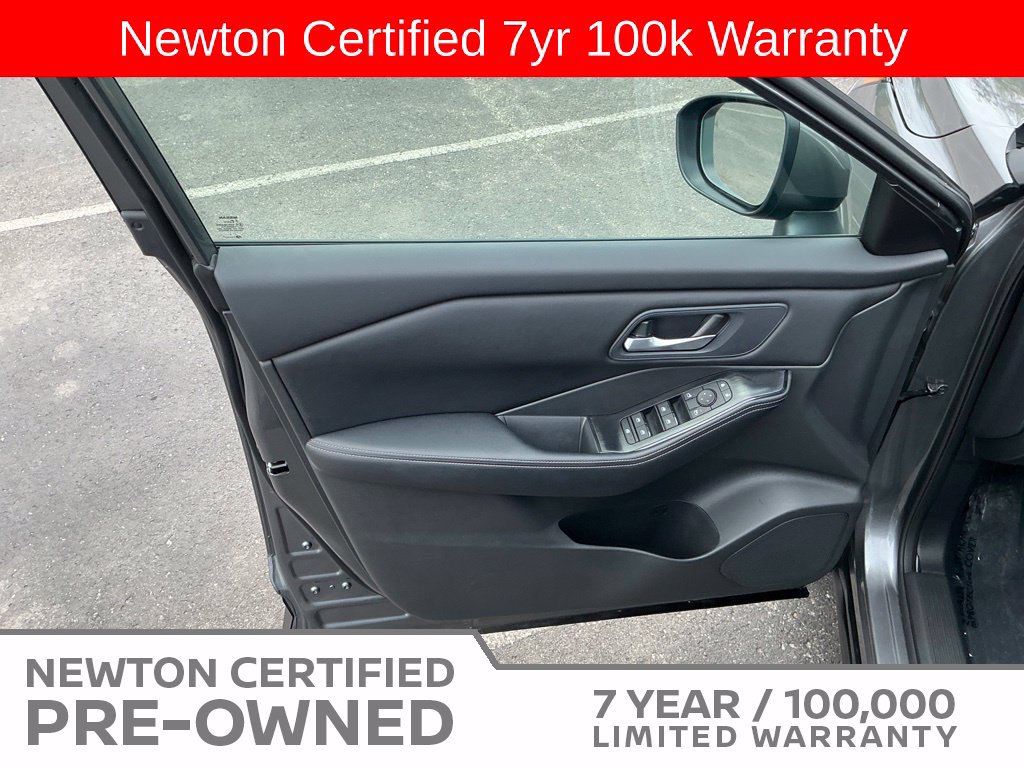 Used 2025 Nissan Rogue SV AWD/4WD image 37