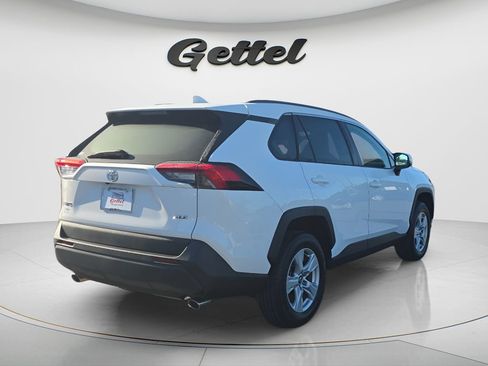Used 2020 Toyota RAV4 XLE FWD image 5