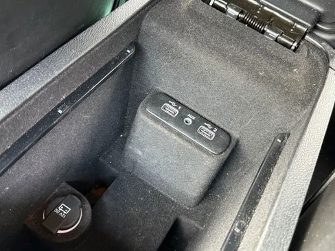Used 2020 Dodge Charger SXT w/ Leather Interior Group RWD image 35