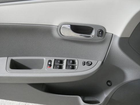 Used 2011 Chevrolet Malibu LS FWD image 19