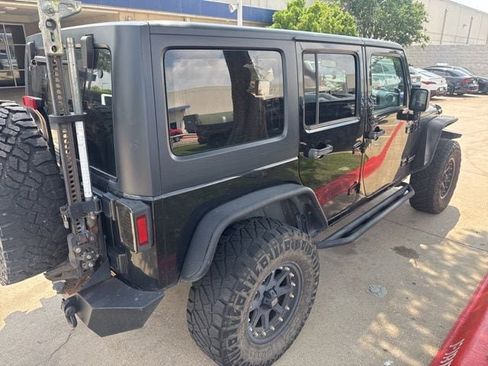 Used 2013 Jeep Wrangler Unlimited Rubicon w/ Connectivity Group AWD/4WD image 6