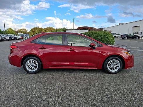 Used 2022 Toyota Corolla LE image 7