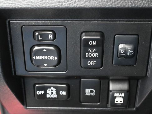 Used 2019 Toyota Tundra SR5 image 14