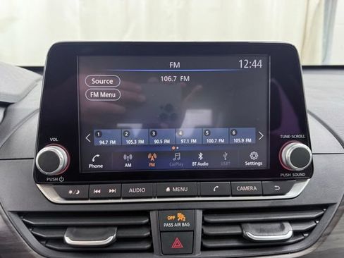 Used 2025 Nissan Altima 2.5 SV FWD image 25