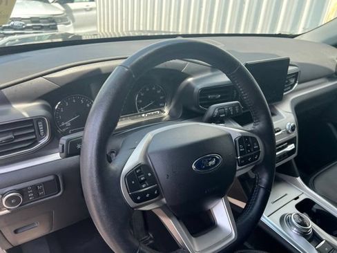 Used 2024 Ford Explorer XLT w/ Equipment Group 202A AWD/4WD image 16