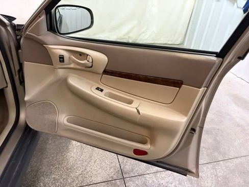 Used 2001 Chevrolet Impala FWD image 13