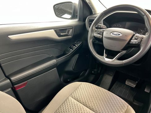 Used 2022 Ford Escape SE w/ Cold Weather Package image 12