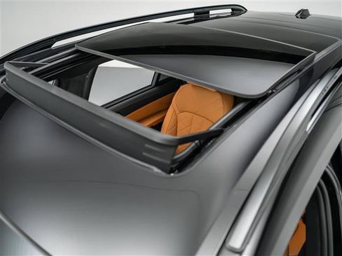 Used 2023 BMW X7 xDrive40i w/ Executive Package image 13