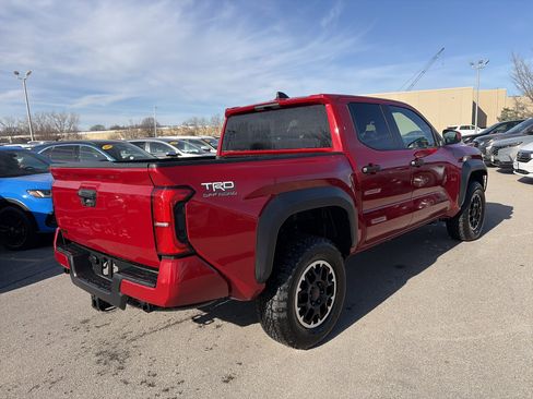 Used 2024 Toyota Tacoma TRD Off-Road image 5
