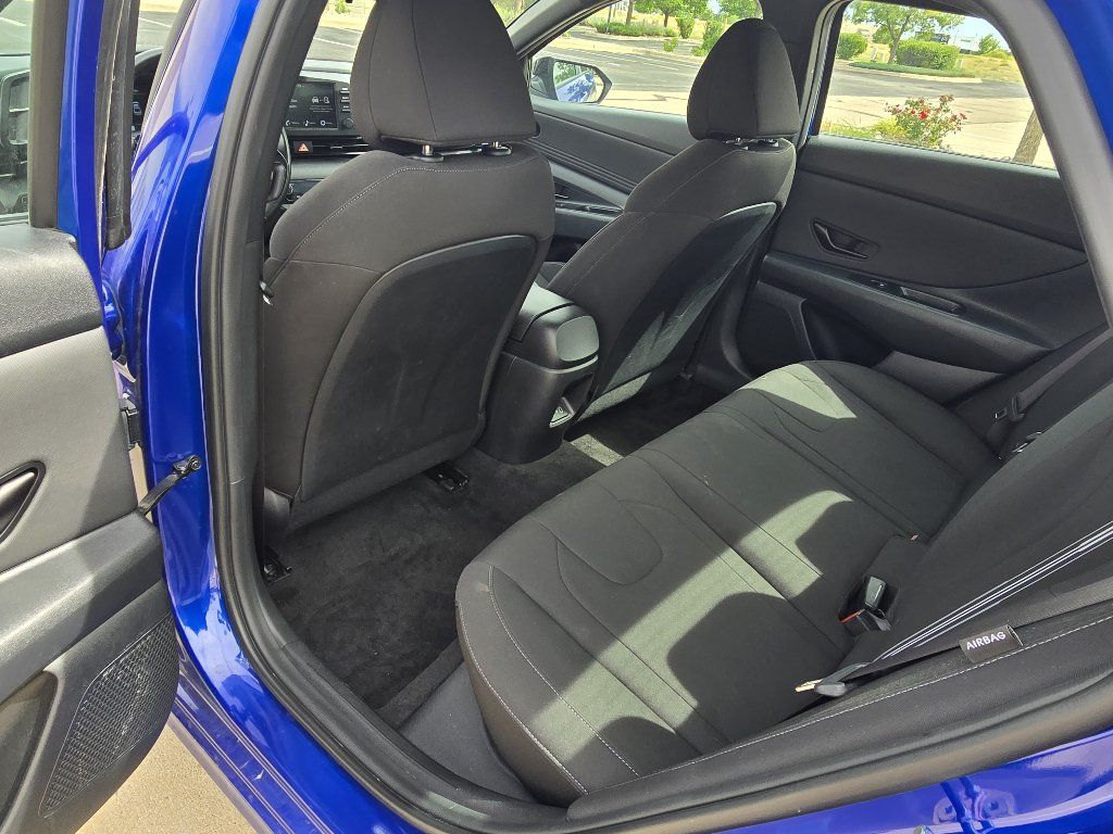 Used 2025 Hyundai Elantra Sport FWD image 15