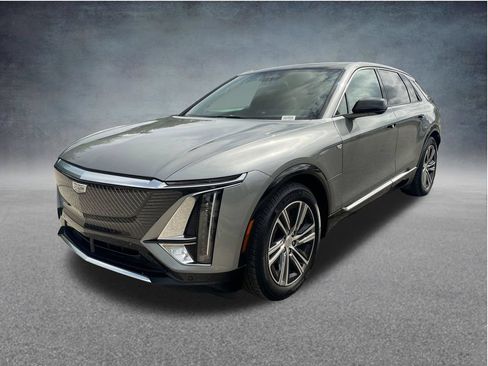 Used 2024 Cadillac Lyriq Luxury w/ LPO, Floor Liner Package AWD/4WD image 4