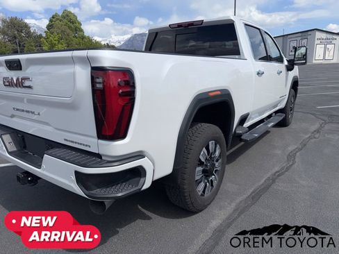 Used 2024 GMC Sierra 2500 Denali w/ Denali Reserve Package AWD/4WD image 6