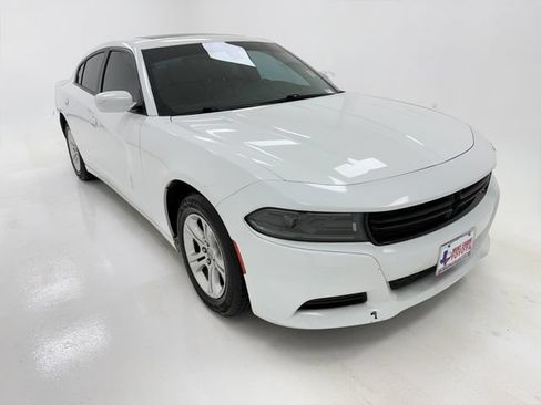 Used 2022 Dodge Charger SXT w/ Leather Interior Group RWD image 2