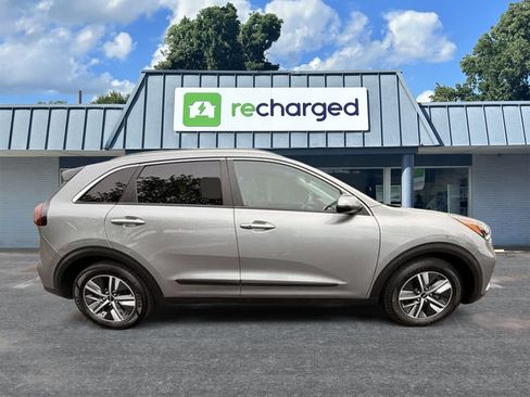 Used 2022 Kia Niro LXS FWD image 6
