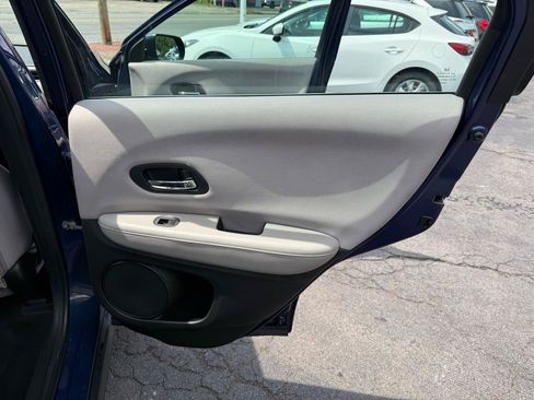 Used 2016 Honda HR-V LX image 30