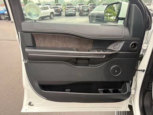 Used 2021 Ford Expedition Limited AWD/4WD image 19