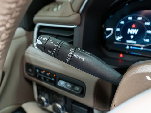 Used 2023 GMC Yukon XL Denali w/ Denali Reserve Package image 32