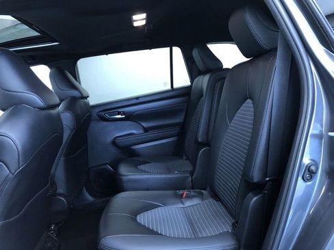Certified 2025 Toyota Highlander XSE AWD/4WD image 20