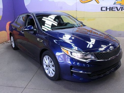 Used 2018 Kia Optima EX image 4