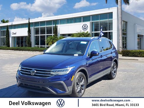 Used 2023 Volkswagen Tiguan SE image 1