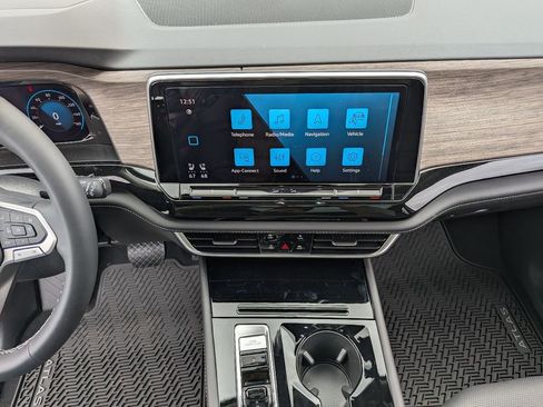 New 2026 Volkswagen Atlas SEL AWD/4WD image 17