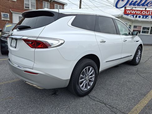 Used 2023 Buick Enclave Essence AWD/4WD image 5