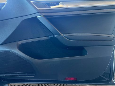 Used 2015 Volkswagen Golf S image 13