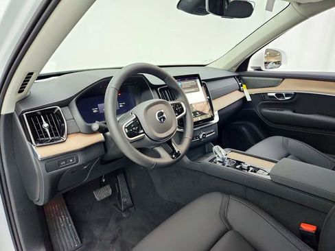 New 2025 Volvo XC90 T8 Plus w/ Protection Package Premier image 16