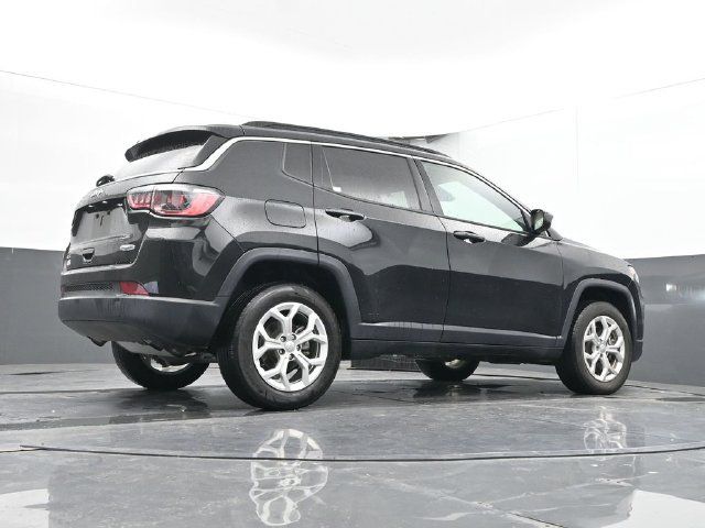 Used 2024 Jeep Compass Latitude AWD/4WD image 44