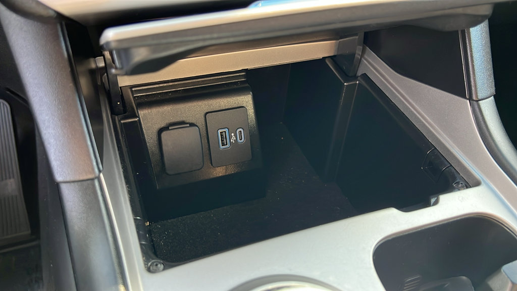 Certified 2023 Ford Explorer XLT RWD image 18
