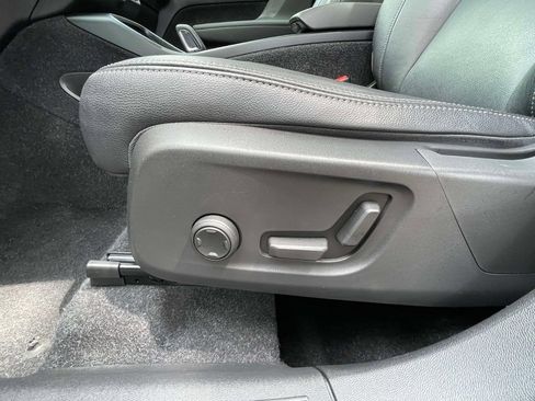 Used 2019 Volvo XC40 T5 Momentum AWD/4WD image 18