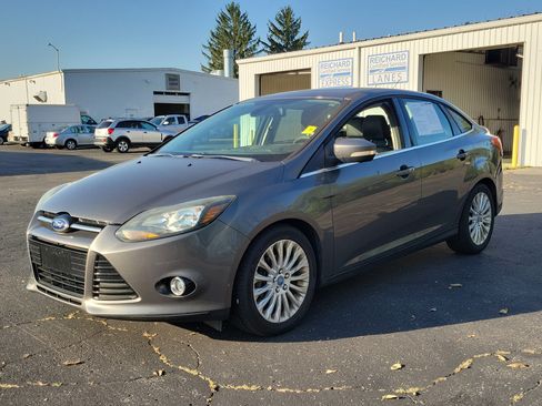 Used 2012 Ford Focus Titanium image 2