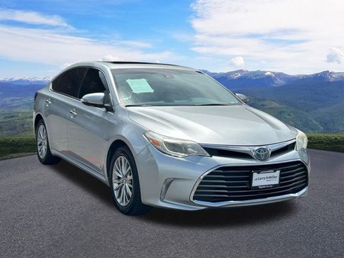 Used 2016 Toyota Avalon Limited w/ Toyota Safety Sense Package FWD image 8