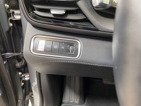Used 2025 Buick Enclave Preferred FWD image 36