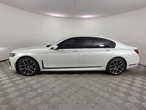 Used 2021 BMW 740i w/ M Sport Package RWD image 38