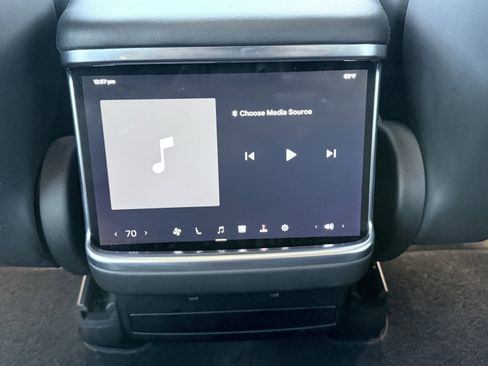 Used 2023 Tesla Model X image 66