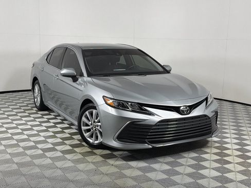 Used 2022 Toyota Camry LE FWD image 2