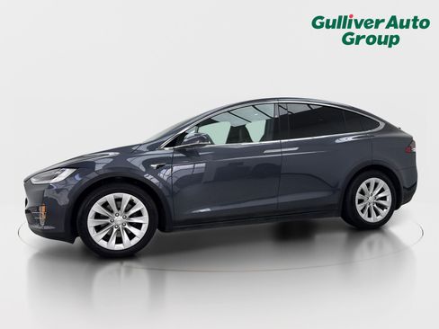 Used 2018 Tesla Model X 75D AWD/4WD image 2