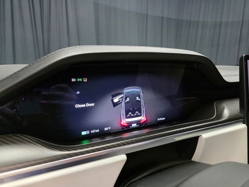 Used 2022 Tesla Model X Plaid image 31